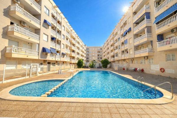 Venta de piso en Piso en Calle la Loma, 31, Antonio Machado, Torrevieja, Torrevieja
photo 1