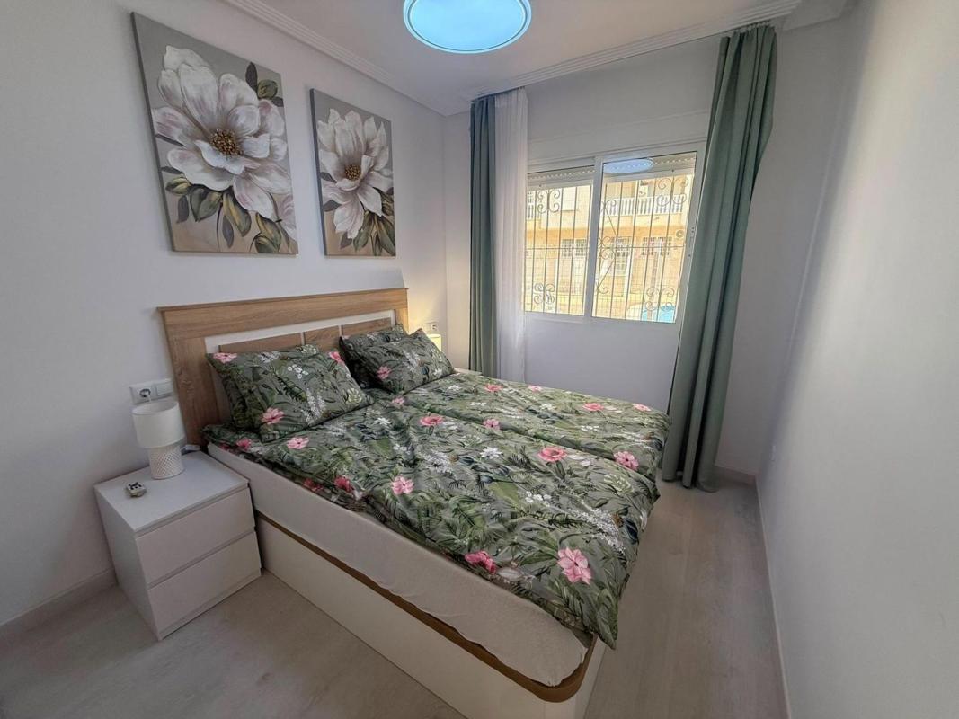 Venta de piso en Piso en Calle la Loma, 31, Antonio Machado, Torrevieja, Torrevieja
photo 4