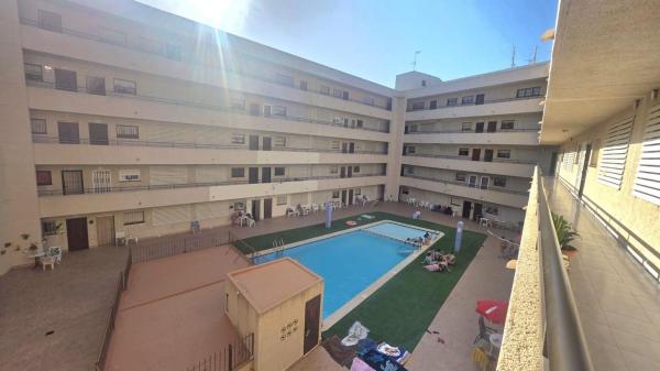Venta de piso en Piso en Calle San Pascual, Antonio Machado, Torrevieja, Torrevieja
photo 1