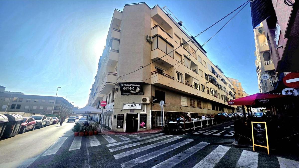 Sprzedaż mieszkania w Piso en Calle San Pascual, Antonio Machado, Torrevieja, Torrevieja
 photo 3
