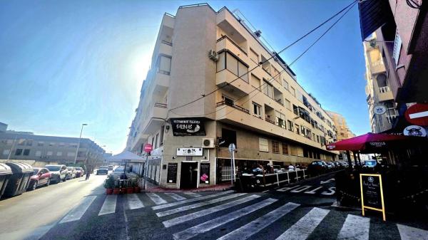 Venta de piso en Piso en Calle San Pascual, Antonio Machado, Torrevieja, Torrevieja
thumbnail 3