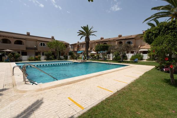 Chalet adosado en Calle Juan Ramón Jiménez, Zona los Frutales, Torrevieja photo 1
