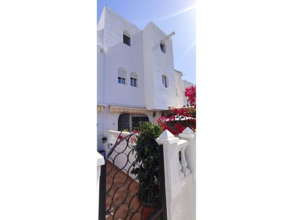 Частный шале на продаже в  Casa o chalet en Calle Pla de l'Amerador, Pueblo Español - Coveta Fumá, El Campello, Эль Кампельо photo 4