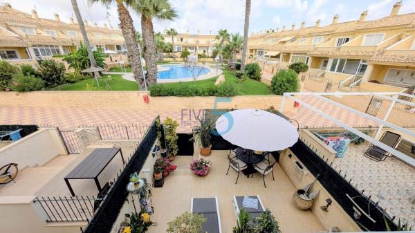 Chalet independiente en venta en Casa o chalet en Los Balcones - Los Altos del Edén, Torrevieja, Torrevieja
photo 1