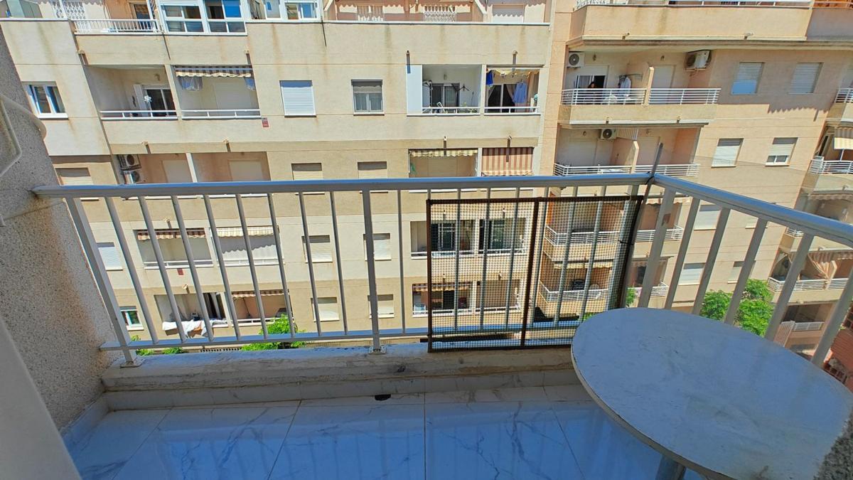 Sale of apartment in Piso en Calle San Luis, 10, Parque de las Naciones, Torrevieja, Torrevieja
photo 3