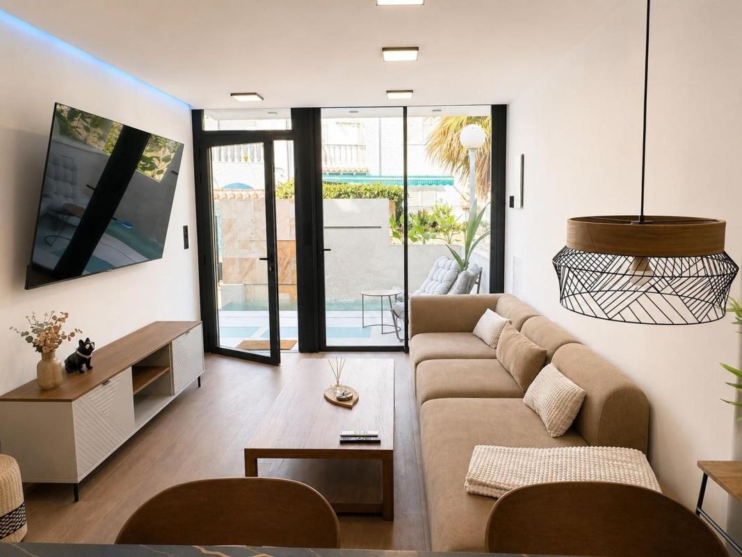Продажа таунхауса в  Chalet adosado en Urbanización Calas Blancas, Nueva Torrevieja, Torrevieja , Торревьеха photo 4