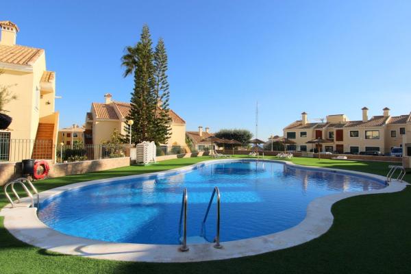Chalet adosado en Lomas de Campoamor, Orihuela thumbnail 2