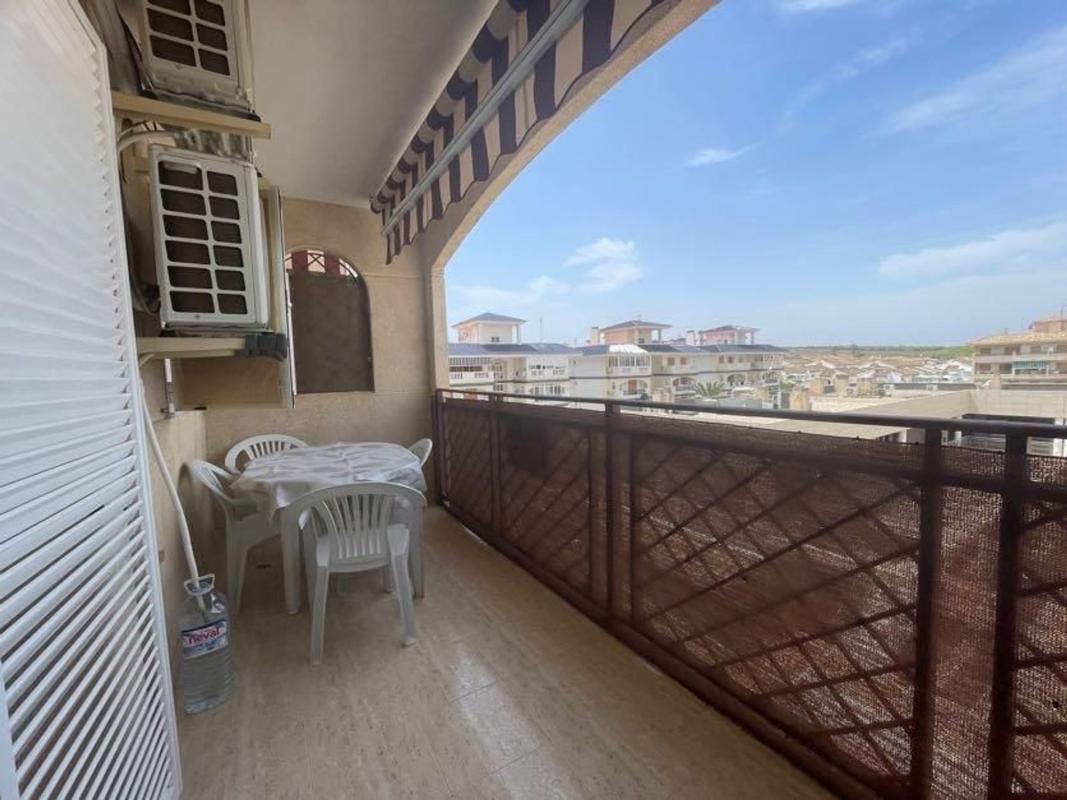 Venta de piso en Piso en Los Europeos, Torrevieja, Torrevieja
photo 2