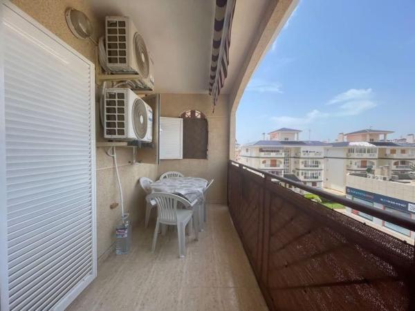Venta de piso en Piso en Los Europeos, Torrevieja, Torrevieja
thumbnail 3