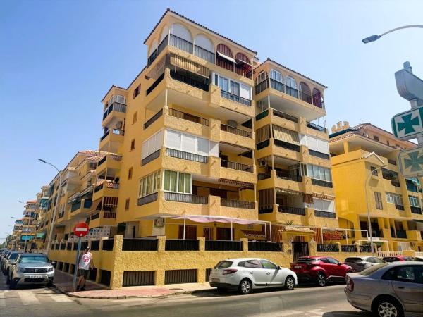 Venta de piso en Piso en Avenida Suiza, Los Europeos, Torrevieja, Torrevieja
photo 1