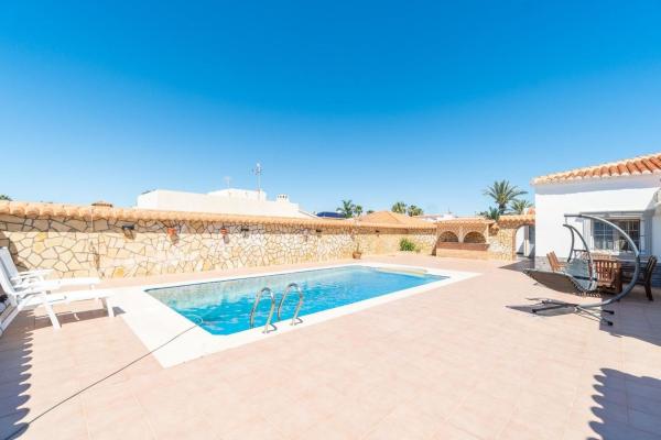 Casa o chalet independiente en Calle Pio Baroja, 29, La Siesta - El Salado - Torreta, Torrevieja photo 4