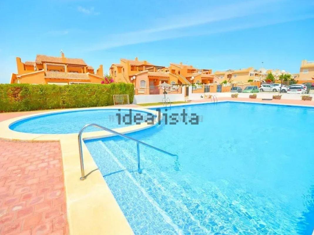 Sprzedaż mieszkania w Piso en Avenida Tenerife, 1, Aguas Nuevas, Torrevieja, Torrevieja
photo 2