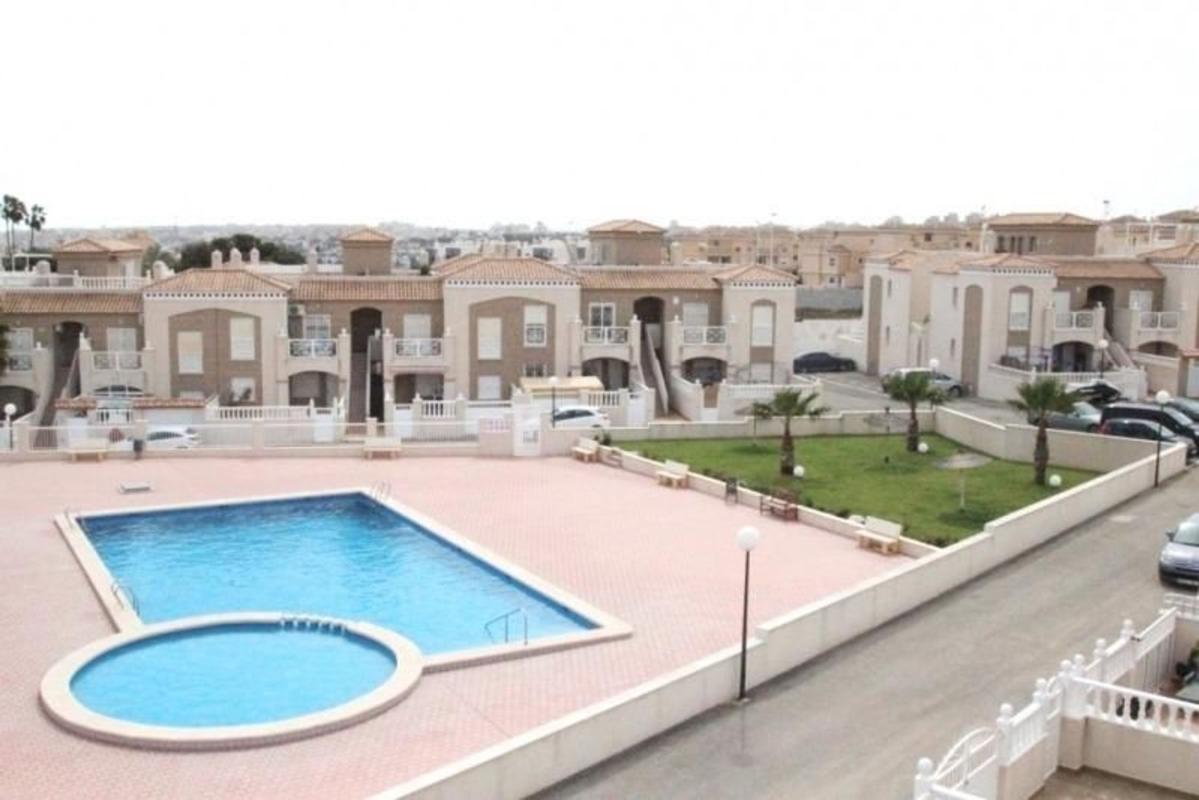Продажа таунхауса в Chalet adosado en Aguas Nuevas, Torrevieja , Торревьеха photo 1