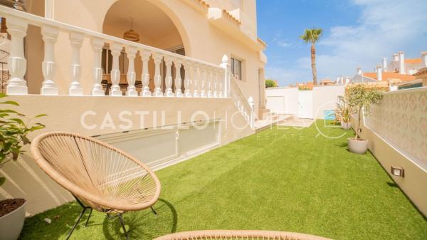 Chalet independiente en venta en Casa o chalet en Torreblanca, Torrevieja, Torrevieja
 photo 1