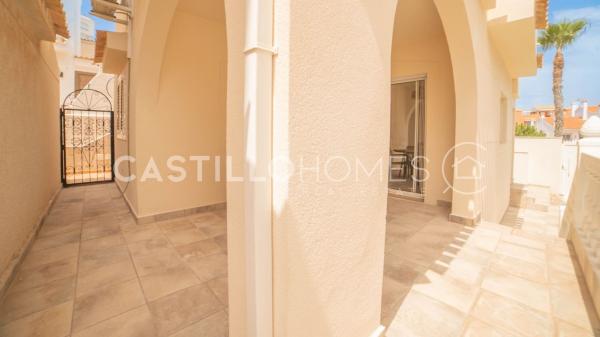 Chalet independiente en venta en Casa o chalet en Torreblanca, Torrevieja, Torrevieja
 photo 3