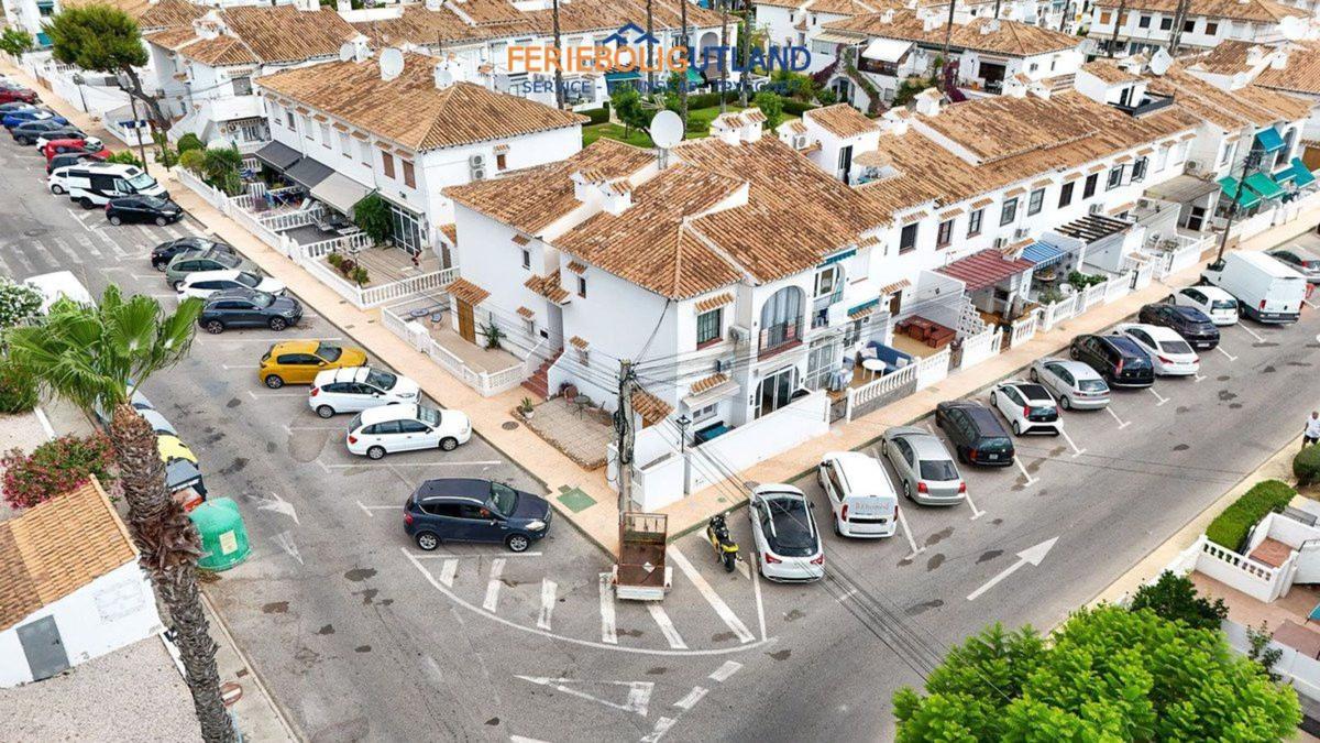 Venta de piso en Piso en Avenida Laguna Azul, Los Balcones - Los Altos del Edén, Torrevieja, Torrevieja
photo 2
