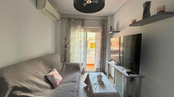Venta de piso en Piso en Calle Gumersindo, 65, Las Piscinas Naturales, Torrevieja, Torrevieja
photo 1