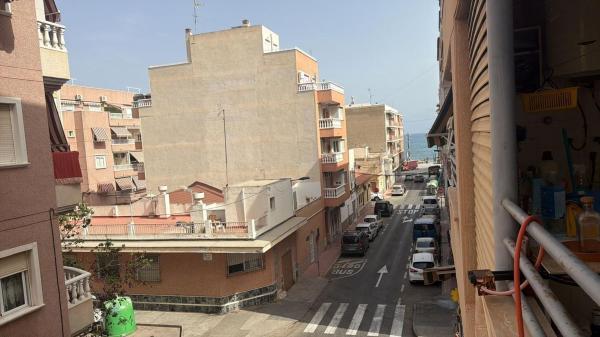 Venta de piso en Piso en Las Piscinas Naturales, Torrevieja, Torrevieja
thumbnail 2