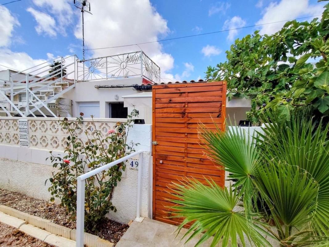 Продажа отдельного шале в Casa o chalet independiente en Calle Miguel Ángel, 27, La Siesta - El Salado - Torreta, Torrevieja, Торревьеха photo 3