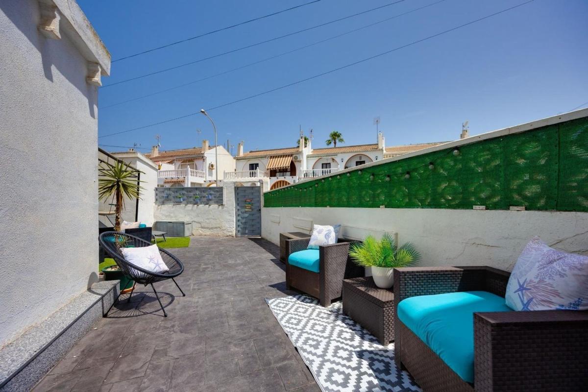 Venta de chalet independiente en Casa o chalet independiente en Calle Miguel Ángel, 117, La Siesta - El Salado - Torreta, Torrevieja, Torrevieja
photo 1