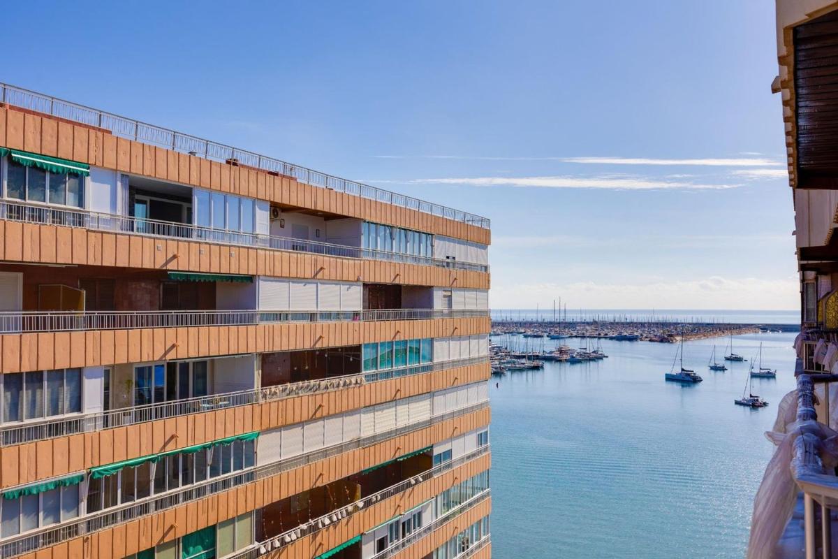 Продажа квартиры на Piso en Avenida Doctor Gregorio Marañón, El Acequión, Torrevieja, Торревьеха
photo 5