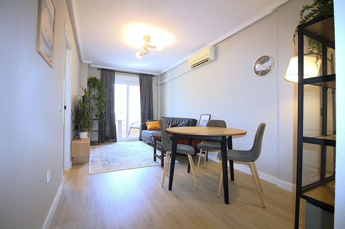Venta de piso en Piso en Antonio Machado, Torrevieja, Torrevieja
photo 3