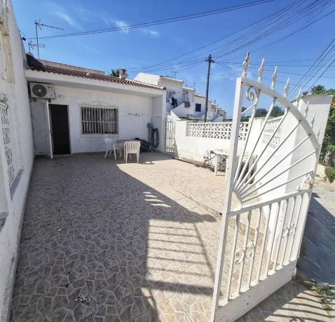 Chalet independiente en venta en Casa o chalet independiente en Calle de los Gladiolos, La Siesta - El Salado - Torreta, Torrevieja, Torrevieja
thumbnail 3