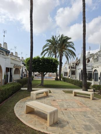 Chalet adosado en venta en Chalet adosado en Calle Pablo Picasso, La Siesta - El Salado - Torreta, Torrevieja , Torrevieja photo 1