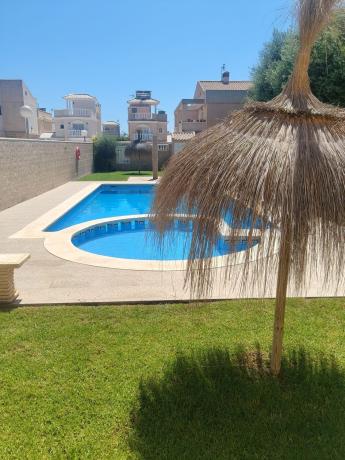 Dom szeregowy na sprzedaż w Chalet adosado en Calle Doña Rodríguez, Aguas Nuevas, Torrevieja , Torrevieja photo 1