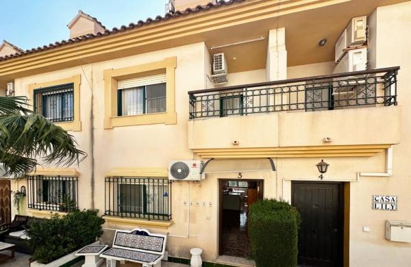 Chalet adosado en Calle Mayor, La Zenia, Orihuela photo 1