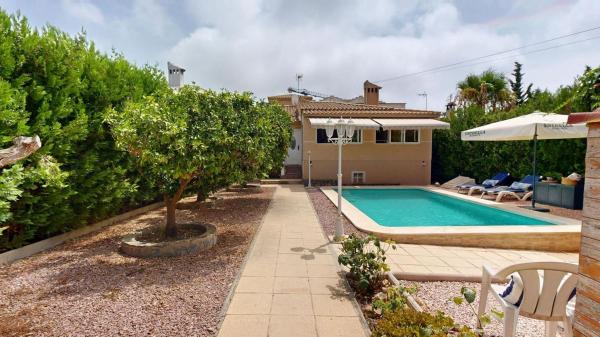 Casa o chalet independiente en Calle Isla Grosa Bal, Los Balcones - Los Altos del Edén, Torrevieja photo 1