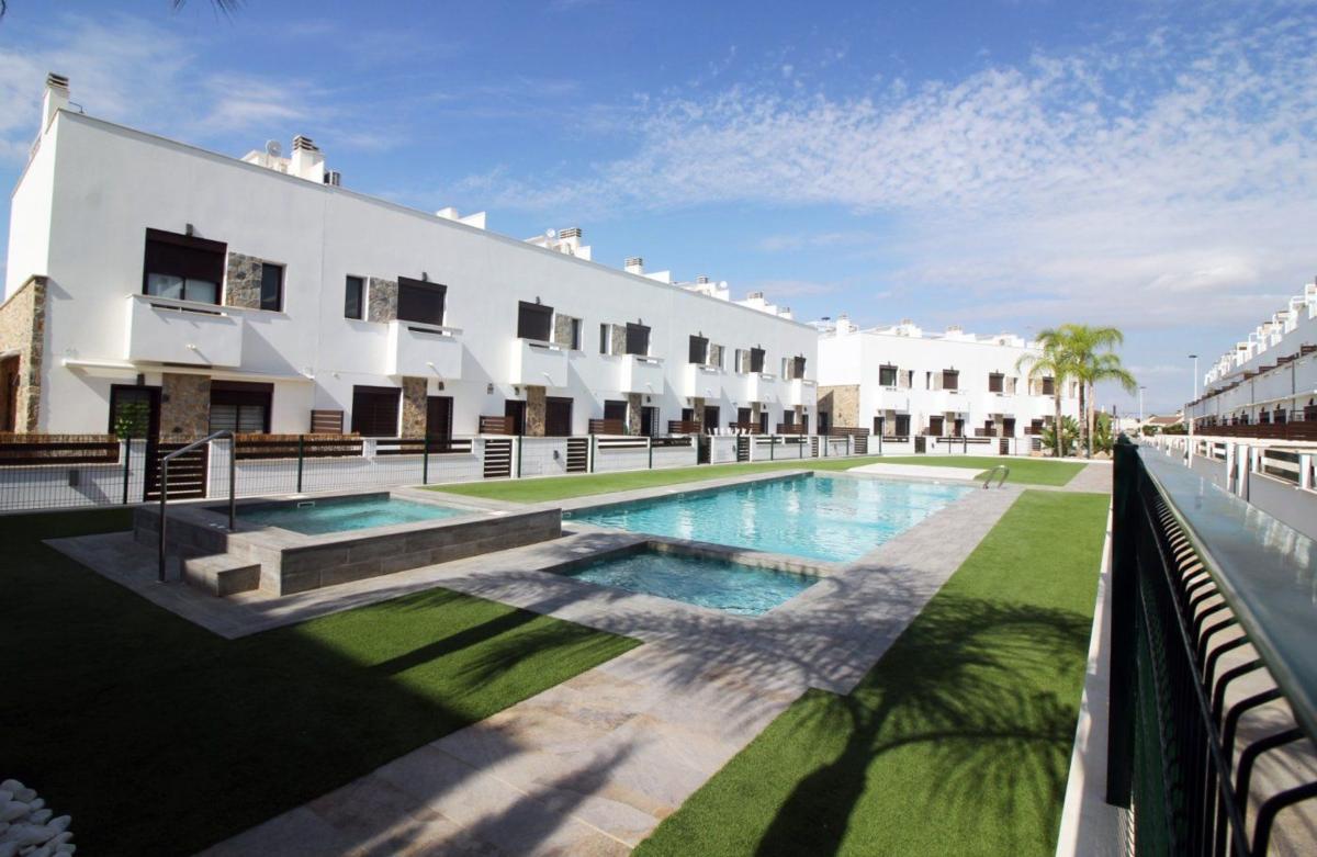 Продажа таунхауса в Chalet adosado en Zona Pueblo, Pilar de la Horadada , Пилар де ла Орадада photo 3