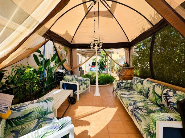 Частный шале на продаже в  Casa o chalet en Blue Lagoon - Galán, San Miguel de Salinas, Сан-Мигель-де-Салинас photo 3