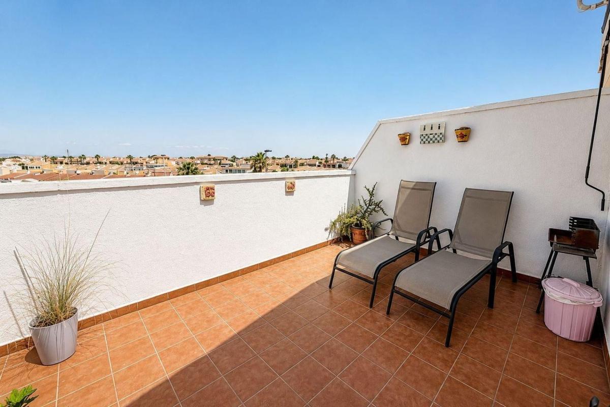 Sprzedaż niezależnego domku jednorodzinnego w Casa o chalet en La Siesta - El Salado - Torreta, Torrevieja, Torrevieja photo 1