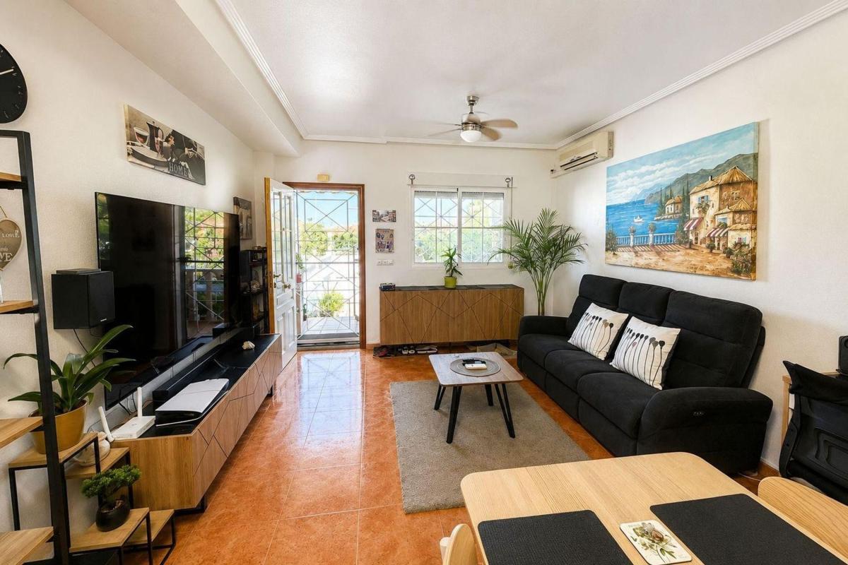Sprzedaż niezależnego domku jednorodzinnego w Casa o chalet en La Siesta - El Salado - Torreta, Torrevieja, Torrevieja photo 4