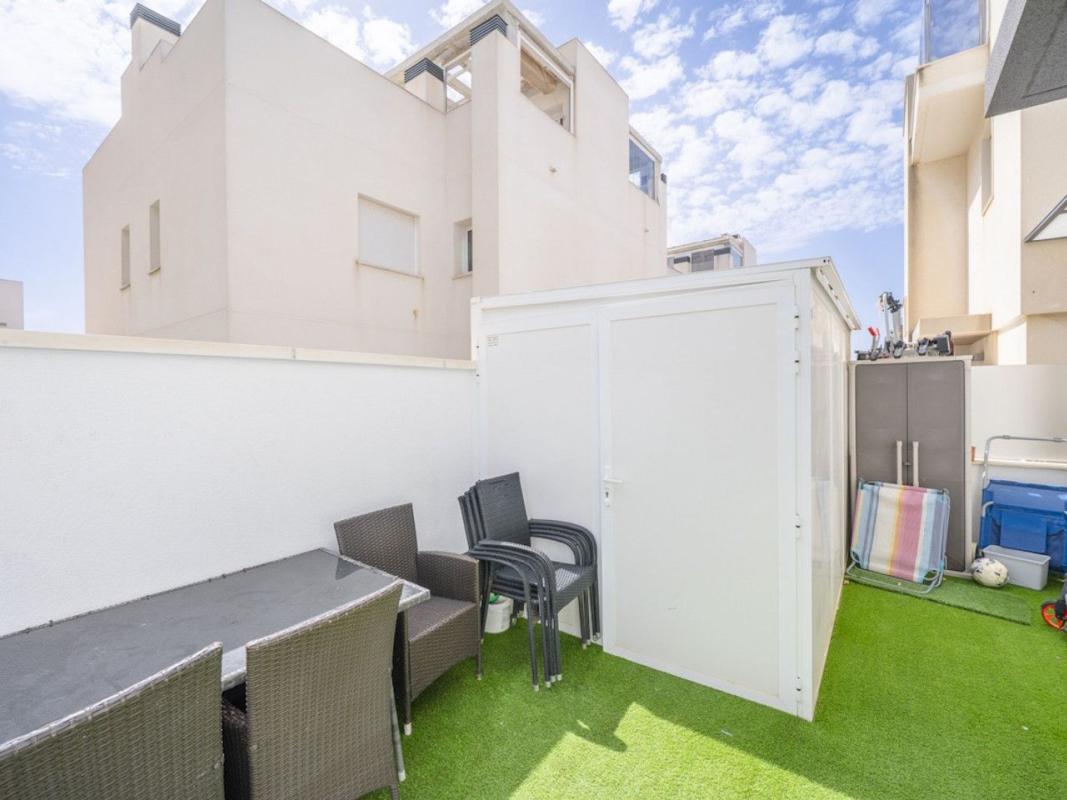 Продажа отдельного шале в  Casa o chalet en Calle Maria San Gil Noain, Parque Acuático - Sector 25, Torrevieja, Торревьеха photo 2