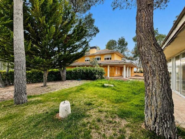 Casa o chalet independiente en Avenida de les Neveres, 22, Banyeres de Mariola photo 1