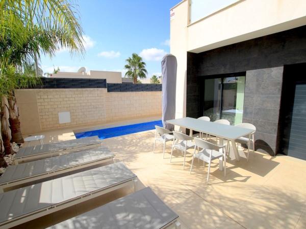 Casa o chalet independiente en C. Jacinto Benavente, Benijofar thumbnail 3