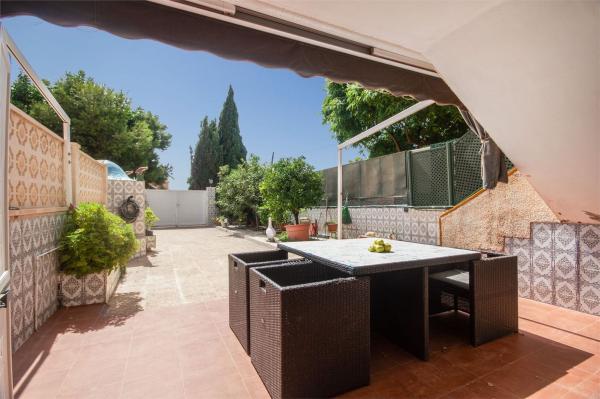 Chalet adosado en Avenida Catalanet, Calas de Santa Pola este, Santa Pola photo 1