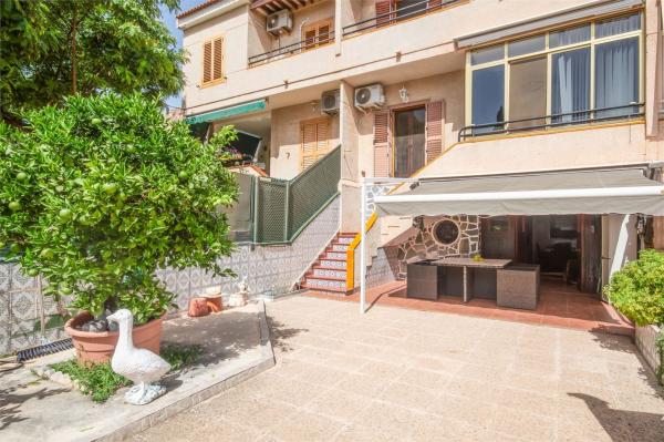Chalet adosado en Avenida Catalanet, Calas de Santa Pola este, Santa Pola photo 3
