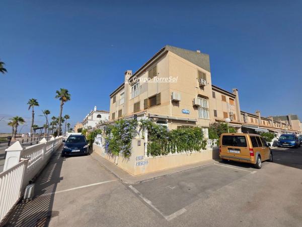 Chalet pareado en Avenida Vicente Blasco Ibañez, Tamarit - Playa Lissa, Santa Pola photo 3
