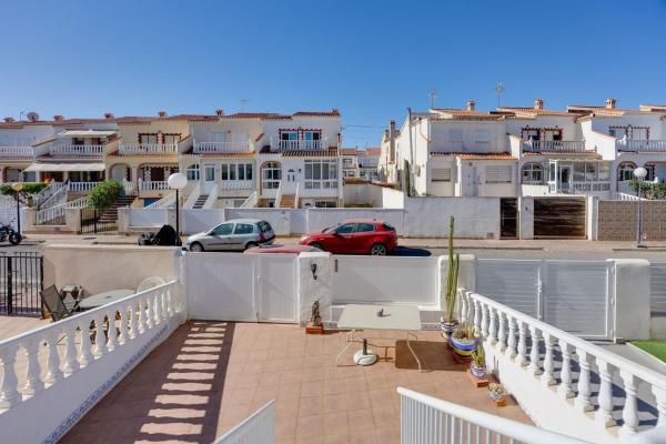 Chalet adosado en La Siesta - El Salado - Torreta, Torrevieja thumbnail 2