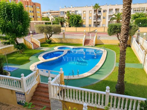Venta de piso en Piso en Avenida Diego Ramírez Pastor, Antonio Machado, Torrevieja, Torrevieja
thumbnail 3