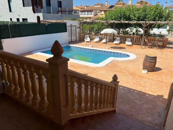 Independent chalet for sale in Calle las Palmas, 13, Almoradí
thumbnail 3