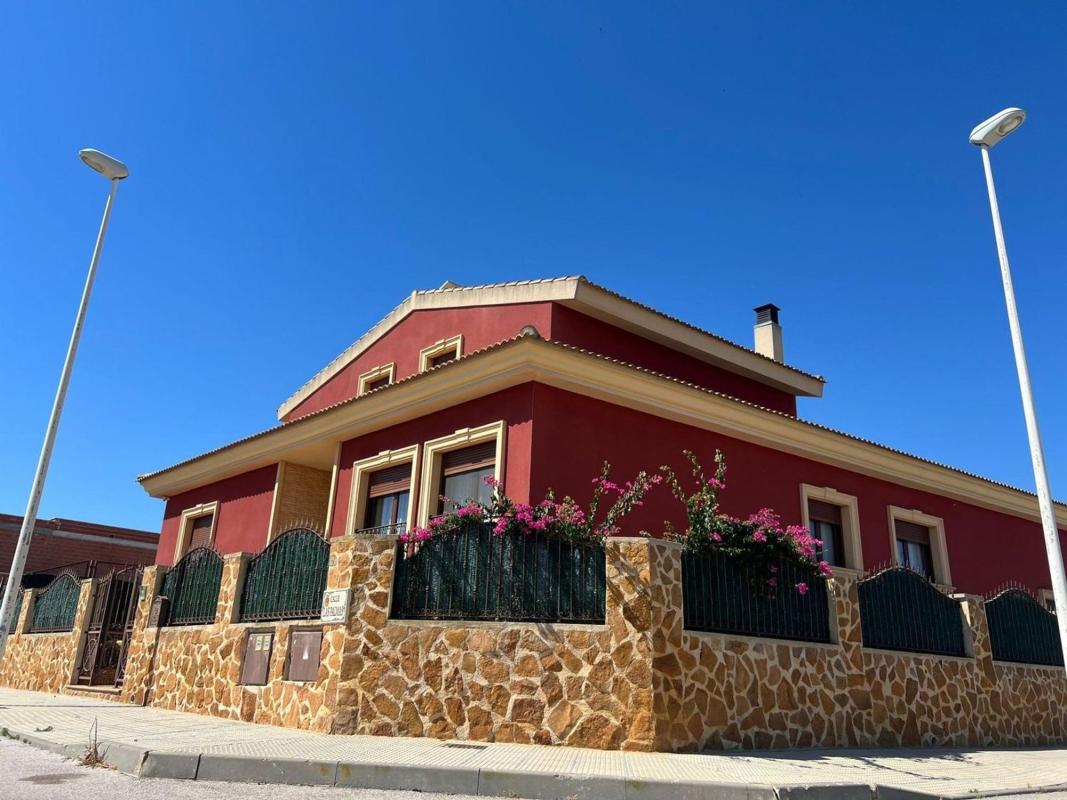 Sale of independent chalet in Calle las Palmas, 13, Almoradí
photo 4