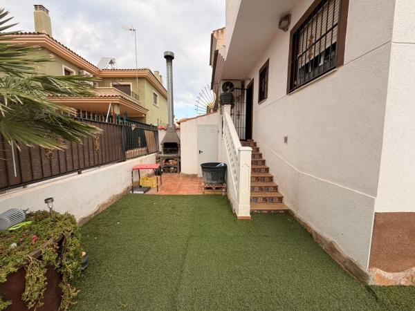 Chalet adosado en calle Zamora photo 4