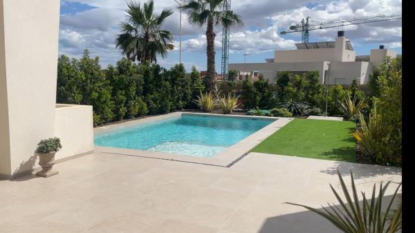 Chalet independiente en venta en Calle Daya Vieja, Algorfa
thumbnail 3