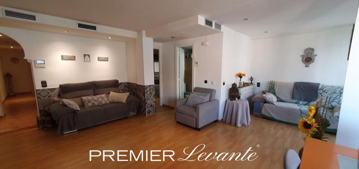 Venta de piso en Piso en Avenida Beniardá, Pueblo Levante, Benidorm, Benidorm
photo 2