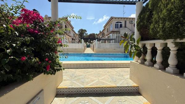 Casa o chalet independiente en Los Balcones - Los Altos del Edén, Torrevieja thumbnail 2