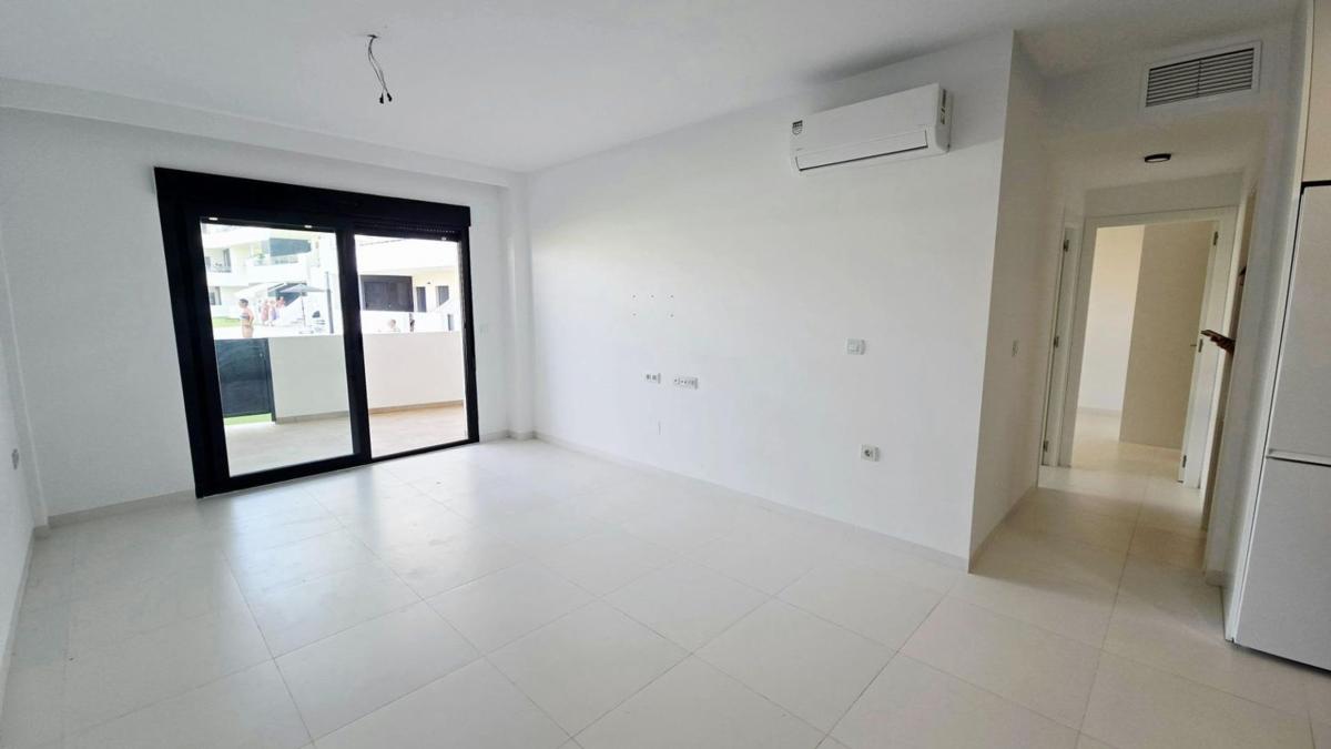 Venta de piso en Piso en Calle Verdi, Centro, San Miguel de Salinas, San Miguel de Salinas
photo 3